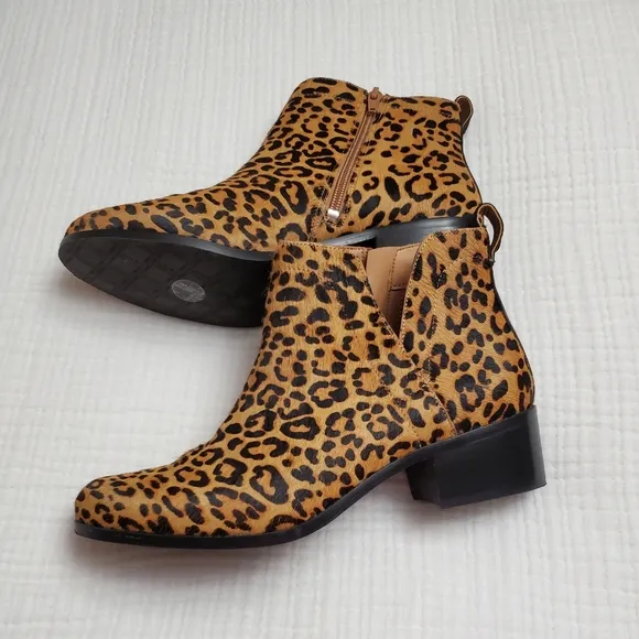 VIONIC ‘Clara’ Leopard Calf Hair Ankle Boots Size 9 Classic Boho Chic Retro
