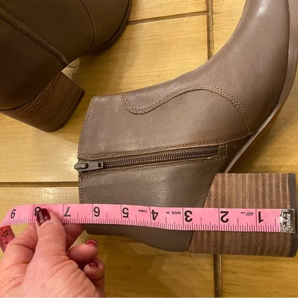 Vionic Women's Brown Leather Ankle Boots Regan New 6 1/2