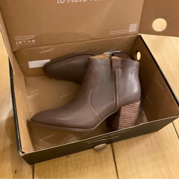 Vionic Women's Brown Leather Ankle Boots Regan New 6 1/2