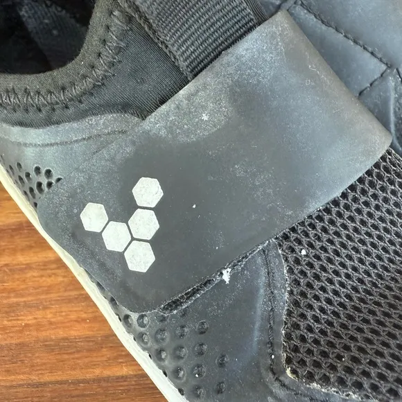 Vivo barefoot PRIMUS SPORT III PRESCHOOL Shoes Sneakers size 28 EU, 11 US BLACK