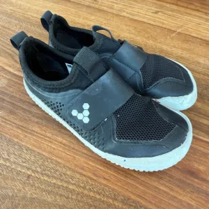 Vivo barefoot PRIMUS SPORT III PRESCHOOL Shoes Sneakers size 28 EU, 11 US BLACK