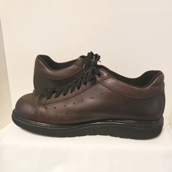 Vntg. DR. MARTENS Brown Shoes / Ms-Sz 10