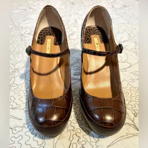 Vntg MAX STUDIO Y2K Calla Croc Embossed Leather Mary Jane Platform Pumps Sz 6.5
