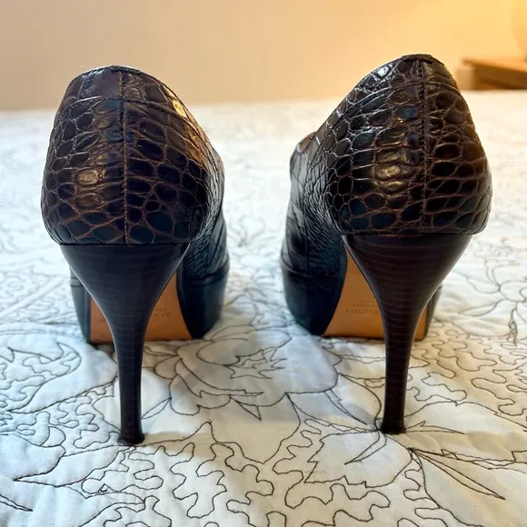Vntg MAX STUDIO Y2K Calla Croc Embossed Leather Mary Jane Platform Pumps Sz 6.5