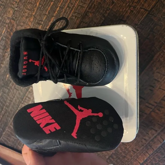 Vtg 1990 baby Nike Air Jordan shoes size 1, with tin