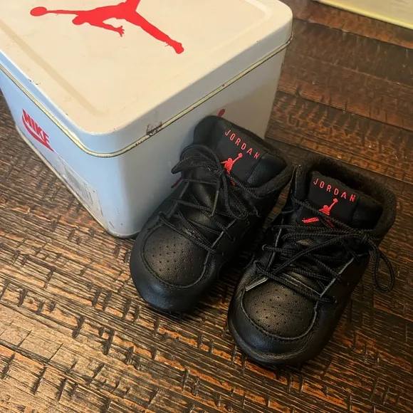 Vtg 1990 baby Nike Air Jordan shoes size 1, with tin