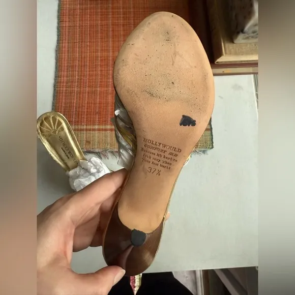 VTG Hollywould Gold Sandals
