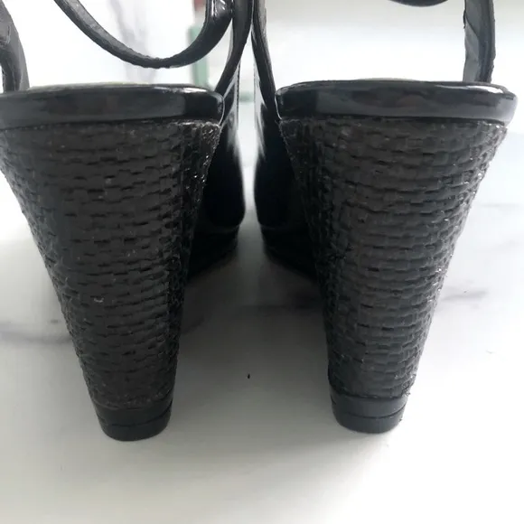 White House Black Market Wedge Karen Black Patent Leather Sandals Size 6.5m