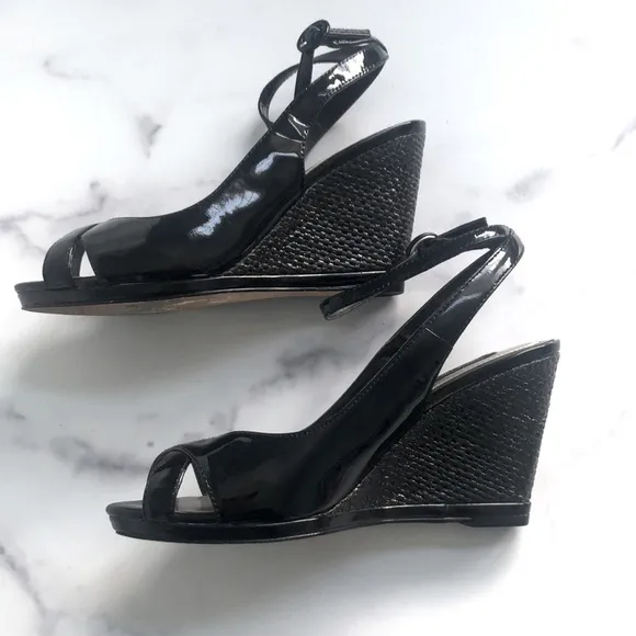 White House Black Market Wedge Karen Black Patent Leather Sandals Size 6.5m