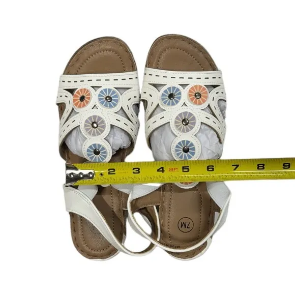 White open toe sandals size 7M (medium width) brand new with stickers never worn