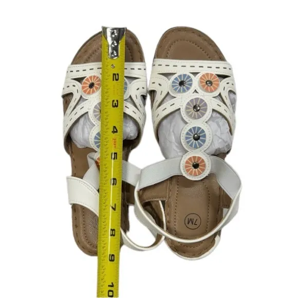 White open toe sandals size 7M (medium width) brand new with stickers never worn