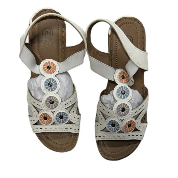 White open toe sandals size 7M (medium width) brand new with stickers never worn