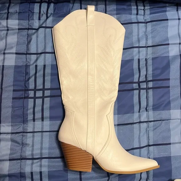 White Western-Style zip up Women's Boots