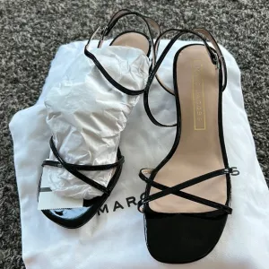 Wien once with box Marc jacobs size 37 Crystal embellished andblock heel sandal