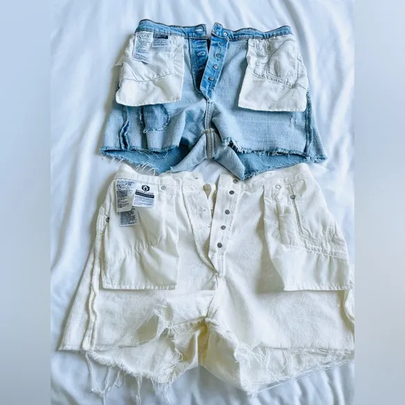 Wmns Levi’s Premium ribcage denim cutoff shorts set- 2 items total. Sz 28