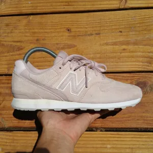 Women New Balance 696 Pink Walking Sneakers