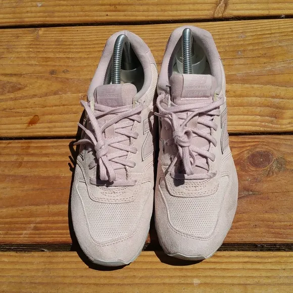 Women New Balance 696 Pink Walking Sneakers