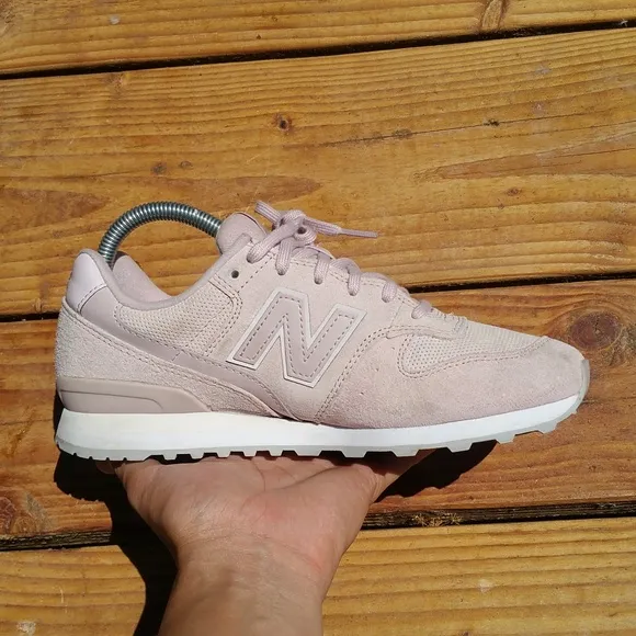Women New Balance 696 Pink Walking Sneakers