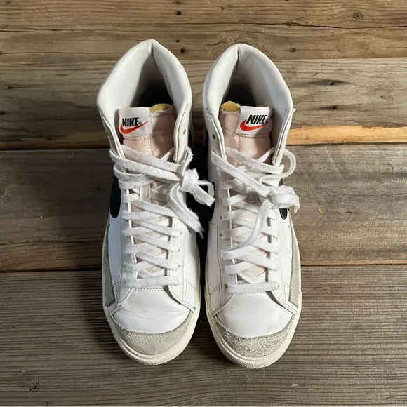 Women Size 7 Nike Blazer Mid '77 Vintage White Black Sneakers