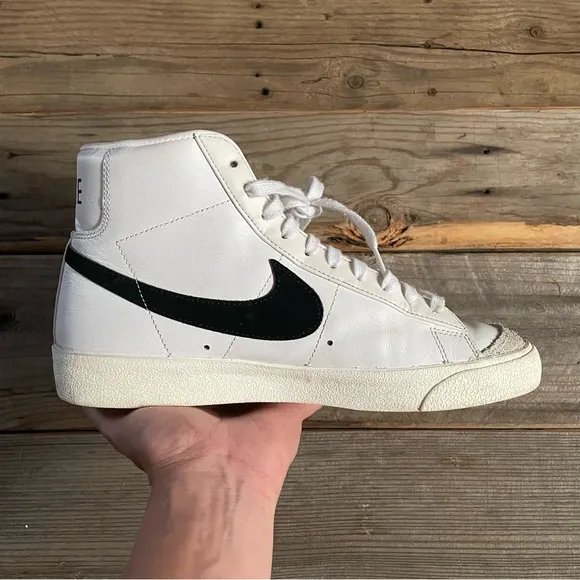 Women Size 7 Nike Blazer Mid '77 Vintage White Black Sneakers