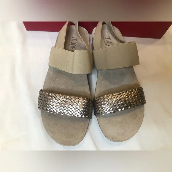 Women’s Munro Pisces Gunmetal Woven Sandals - Display Model- Size 8.5