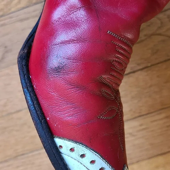 women's Red Cowboy Boots 80's Vintage size 7 wingtip