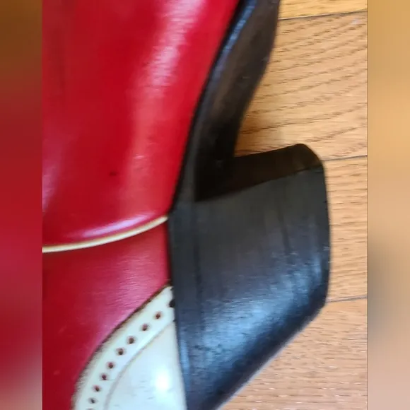 women's Red Cowboy Boots 80's Vintage size 7 wingtip