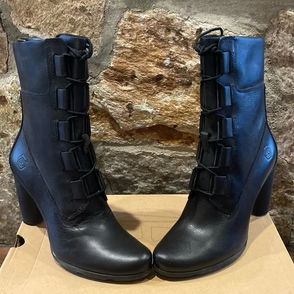 Women’s size 7 NIB TIMBERLAND BLACK LEATHER BOOTS “FEMMES”