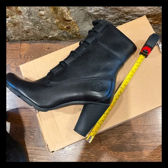 Women’s size 7 NIB TIMBERLAND BLACK LEATHER BOOTS “FEMMES”