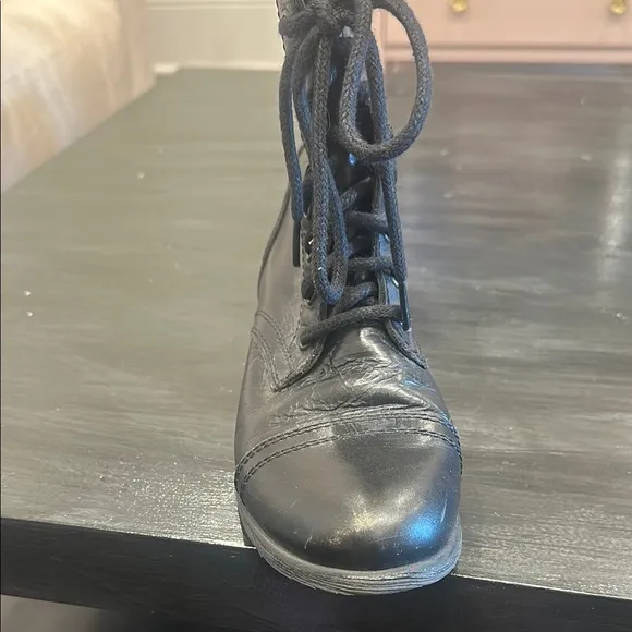 Women's Steve Madden Black Lace-Up Boots- 8.5