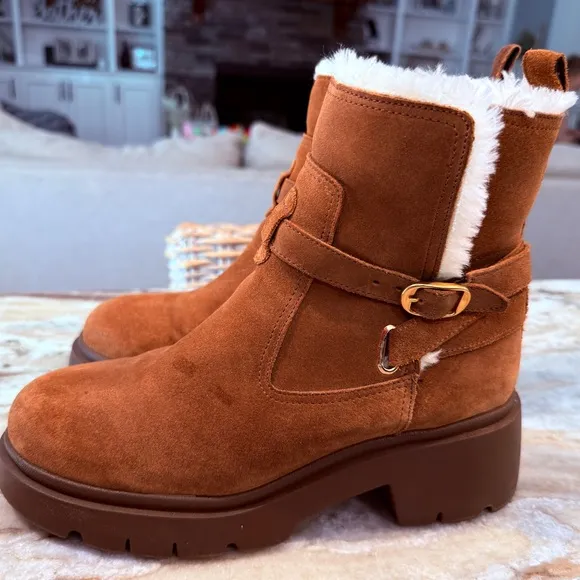 Women’s STEVE MADDEN Colletta ankle boots- Size 9