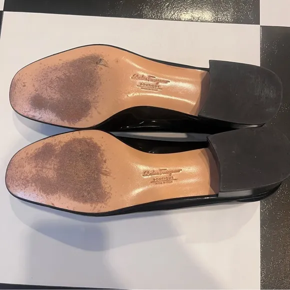 Women’s Vintage Black Salvatore Ferragamo Italian Designer Loafers With Bows
