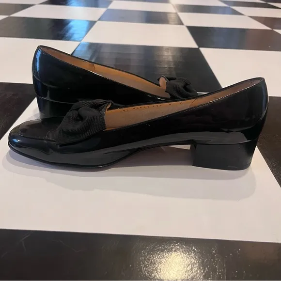 Women’s Vintage Black Salvatore Ferragamo Italian Designer Loafers With Bows