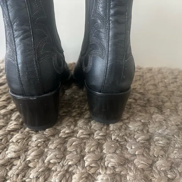 Worn Once Exquisite Old Gringo Black Embroidered Ankle Boots Retail $389!