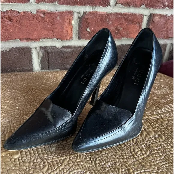 Y2K Vintage Gucci “loafer stilettos “👠 Black leather with a wooden heel
