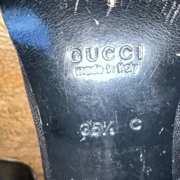 Y2K Vintage Gucci “loafer stilettos “👠 Black leather with a wooden heel