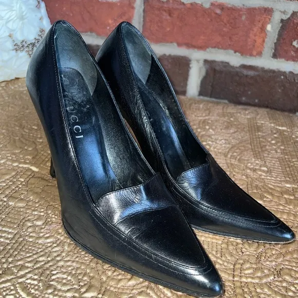 Y2K Vintage Gucci “loafer stilettos “👠 Black leather with a wooden heel
