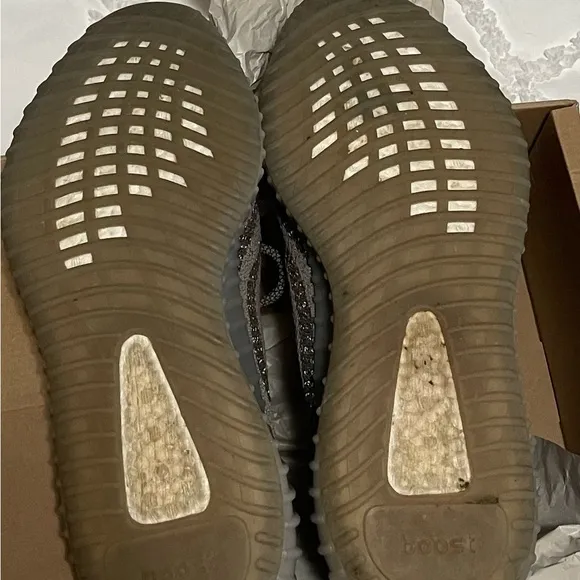 Yeezy 350V2 Beluga Reflective size 12.5