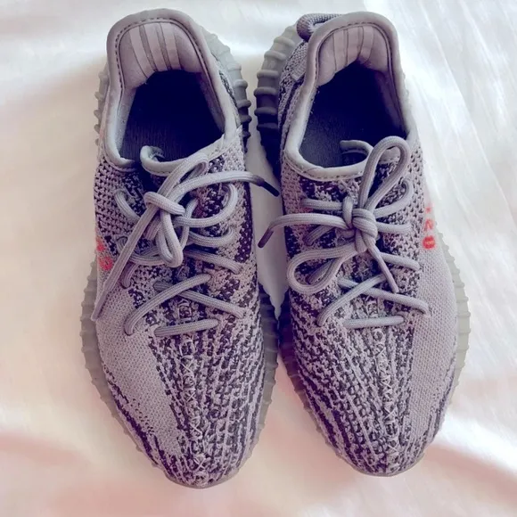 Yeezy x Adidas Grey Knit Fabric Sz 5 Boost 350 V2 Beluga 2.0 Sneakers Flaws