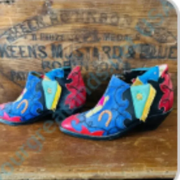 Zalo Leather Horse Western Themed Booties Size 5 Spain