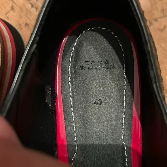ZARA Sz 40 super cool, shiny black wingtip multicolored platform Oxfords