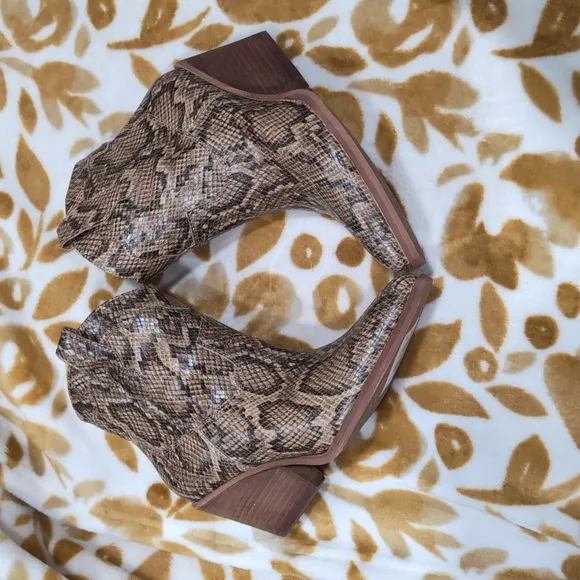 Zodiac Snakeskin Patterned Women's Boots